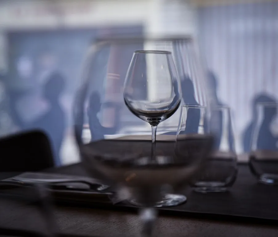 Apéritif au restaurant Un air de famille